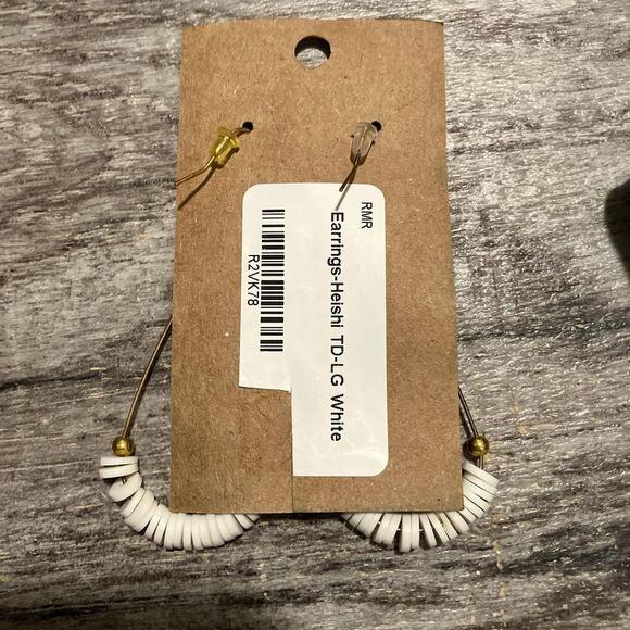 NWT Gold & Shell Earrings - Picture 4 of 4